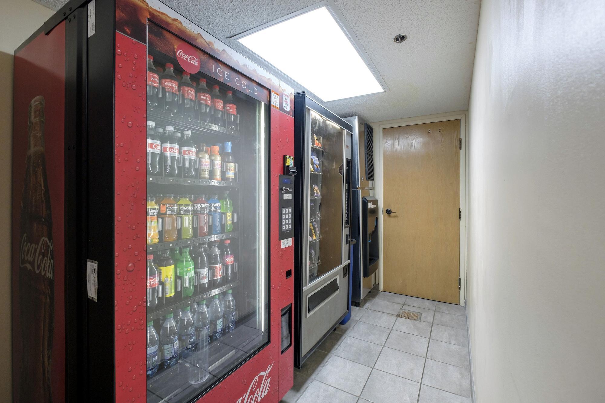 Red Roof Inn Plus+ Палм Коуст Екстериор снимка