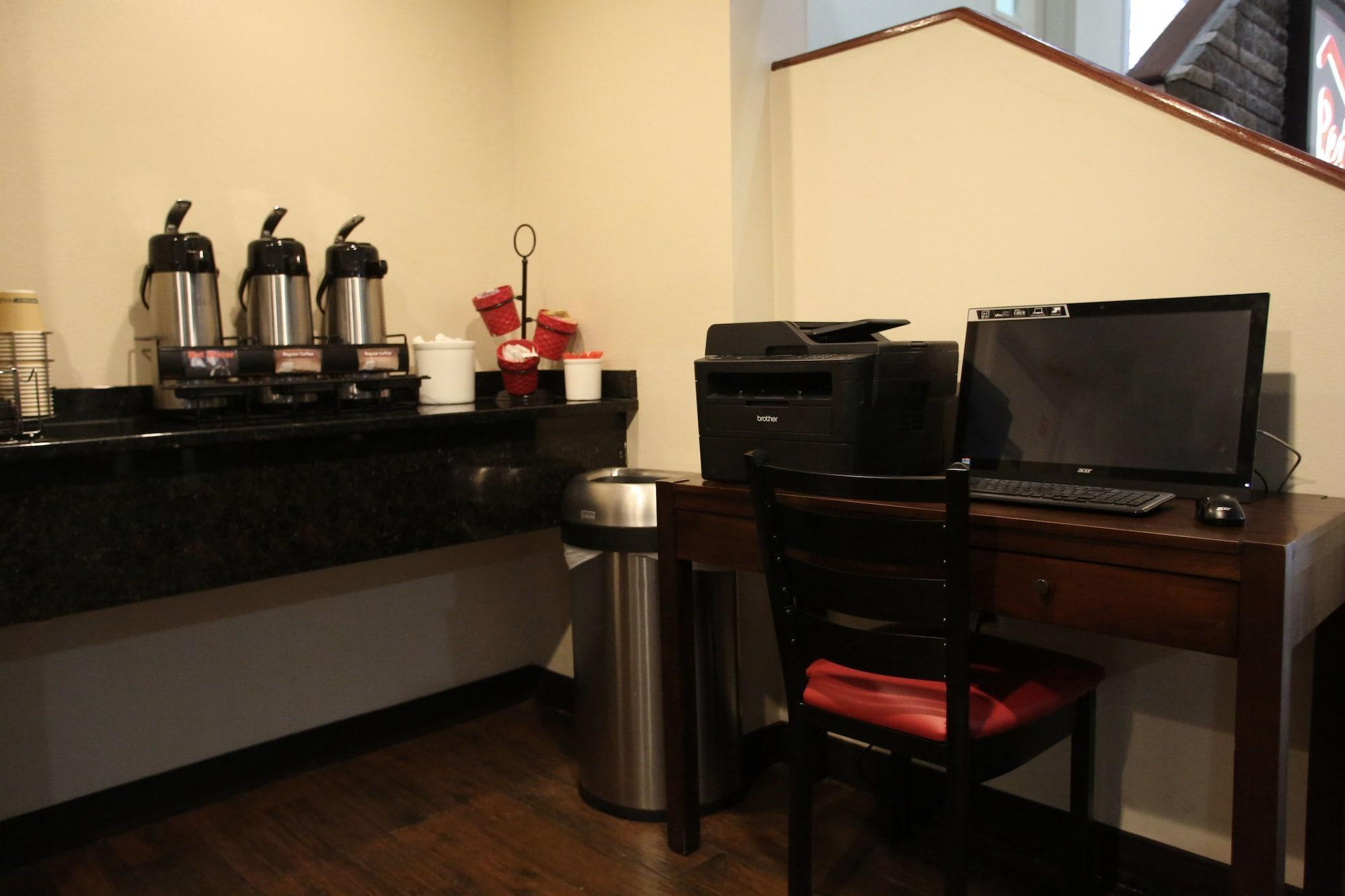 Red Roof Inn Plus+ Палм Коуст Екстериор снимка